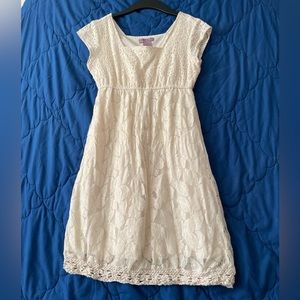 EUC Womens “Ultra Pink” Off White Lace Dress